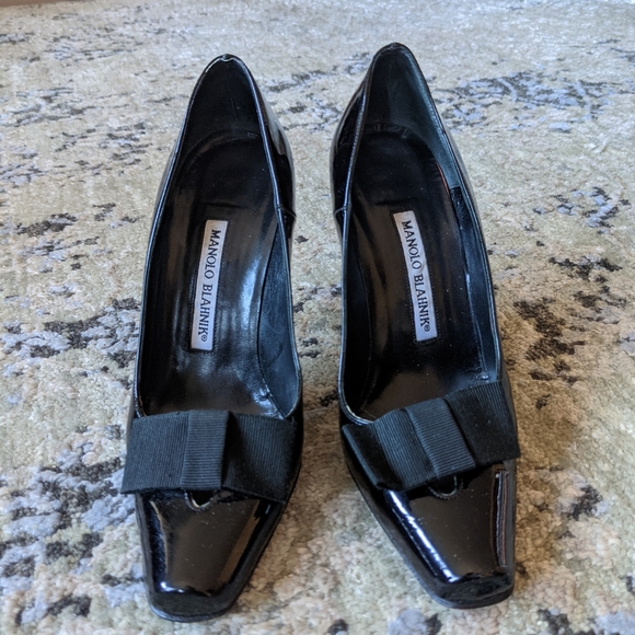 Manolo Blahnik Pointer heels with bows - Picture 5 of 7